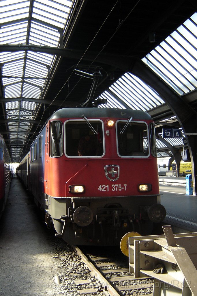 1025-0015-020405.jpg - SBBC Re 421.375-7 / Zürich HB 2.4.2005