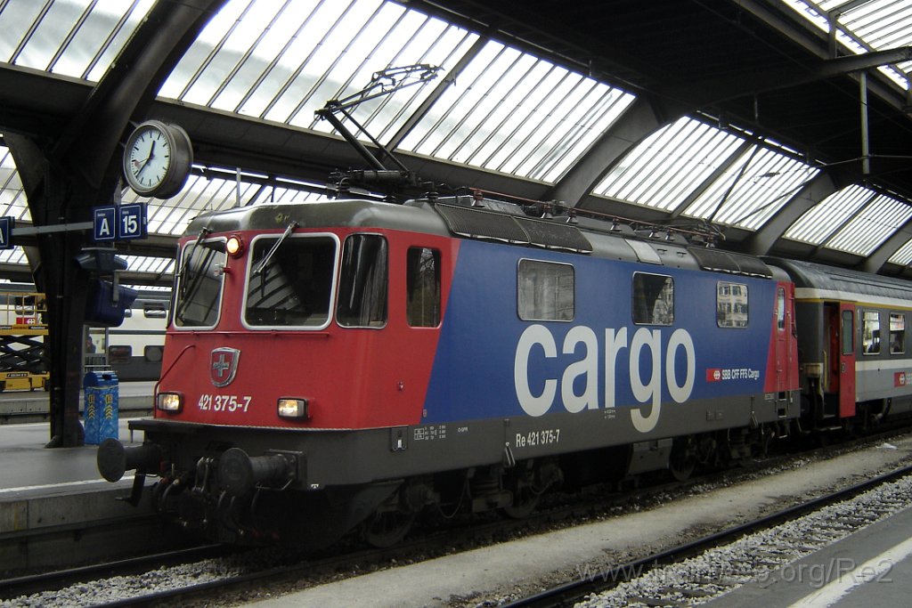 1028-0034-090405.jpg - SBBC Re 421.375-7 / Wallisellen 8.4.2005