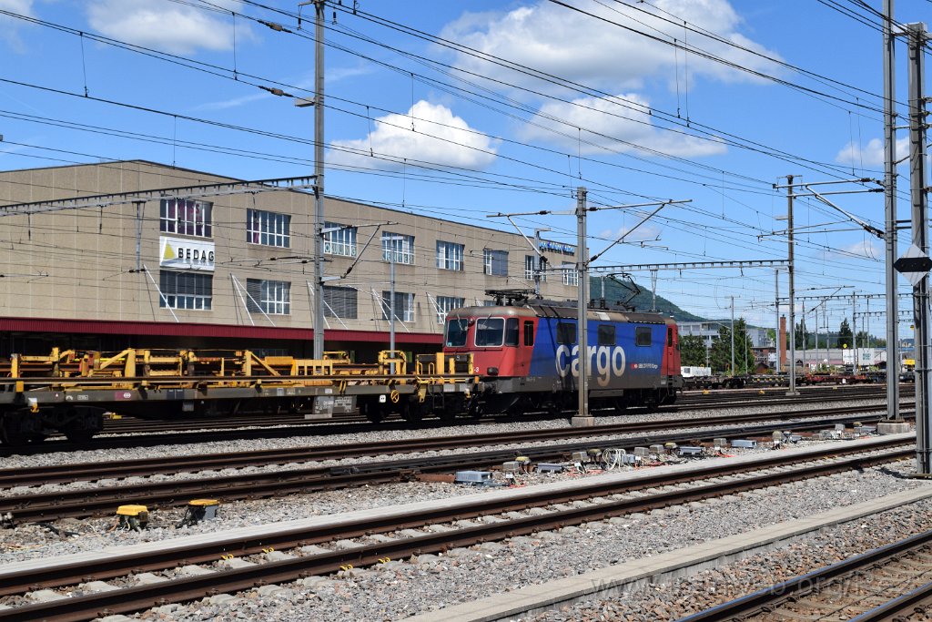 5546-0049-310519.jpg - SBBC Re 421.377-3 (Re 91 85 4 421 377-3 CH-SBBC) / Aarau (Torfeld) 31.5.2019