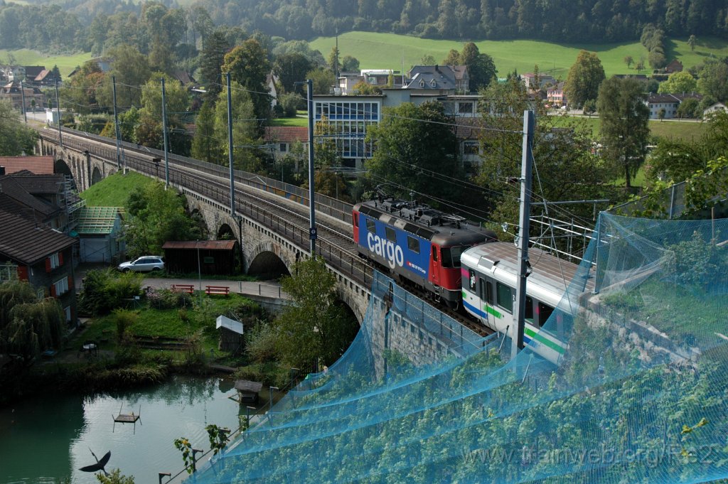3263-0003-150914.jpg - SBBC Re 421.378-1 (Re 91 85 4 421 378-1 CH-SBBC) / Lichtensteig (Untertor) 15.9.2014