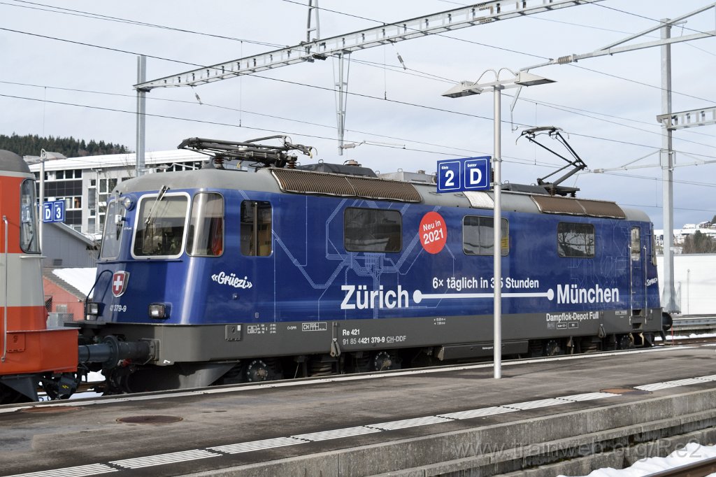 10141-0050-061225.jpg - DDF Re 421.379-9 ''Zürich-München 2021'' (Re 91 85 4 421 379-9 CH-DDF) / Einsiedeln 6.12.2025