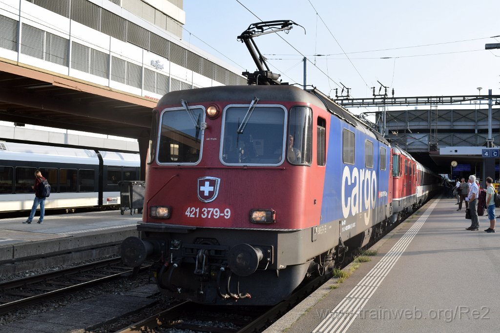 4607-0046-280817.jpg - SBBC Re 421.379-9 (Re 91 85 4 421 379-9 CH-SBBC) + SBB-CFF Re 4/4'' 11121 (Re 420.121-6)  (Re 91 85 4 420 121-6 CH-SBB) / Winterthur 28.8.2017