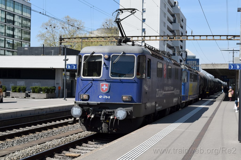 9037-0025-120424.jpg - DDF Re 421.379-9 ''Zürich-München 2021'' (Re 91 85 4 421 379-9 CH-DDF) + WRS Re 420.504-3 (Re 91 85 4 420 504-3 CH-WRSCH) / Zürich-Altstetten 12.4.2024