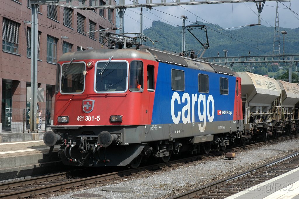 3597-0010-190615.jpg - SBBC Re 421.381-5 (Re 91 85 4 421 381-5 CH-SBBC) / Olten 19.6.2015