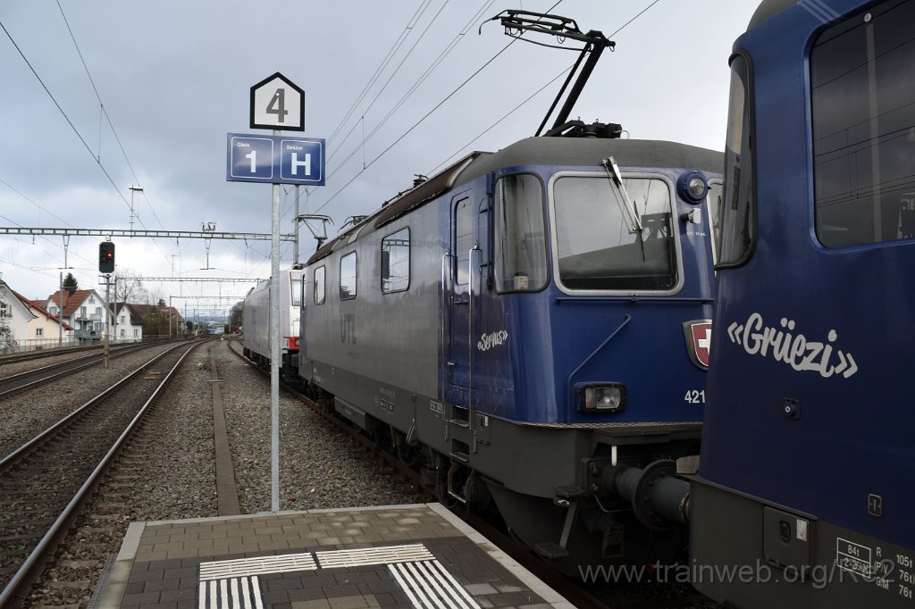 9531-0036-030125.jpg - UTL Re 421.383-1 (Re 91 85 4 421 383-1 CH-UTL) + Akiem (I) 186 908 (91 83 2186 908-6 I-AKIEM) / Frauenfeld 3.1.2025