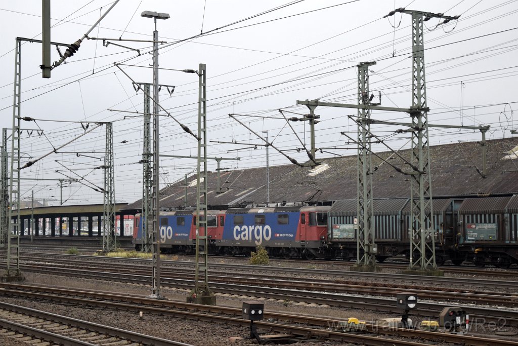 4248-0004-111116.jpg - SBBC Re 421.381-5 (Re 91 85 4 421 381-5 CH-SBBC) + SBBC Re 421.384-9 (Re 91 85 4 421 384-9 CH-SBBC) / Fulda Hbf 11.11.2016