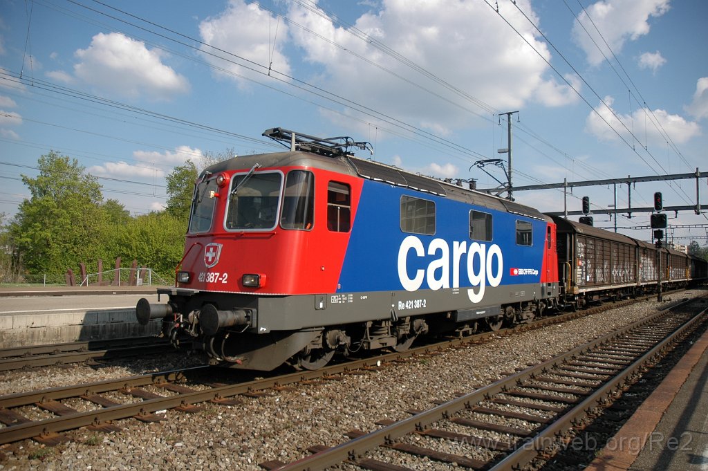 1652-0036-200409.jpg - SBBC Re 421.387-2 / Dietikon 20.4.2009