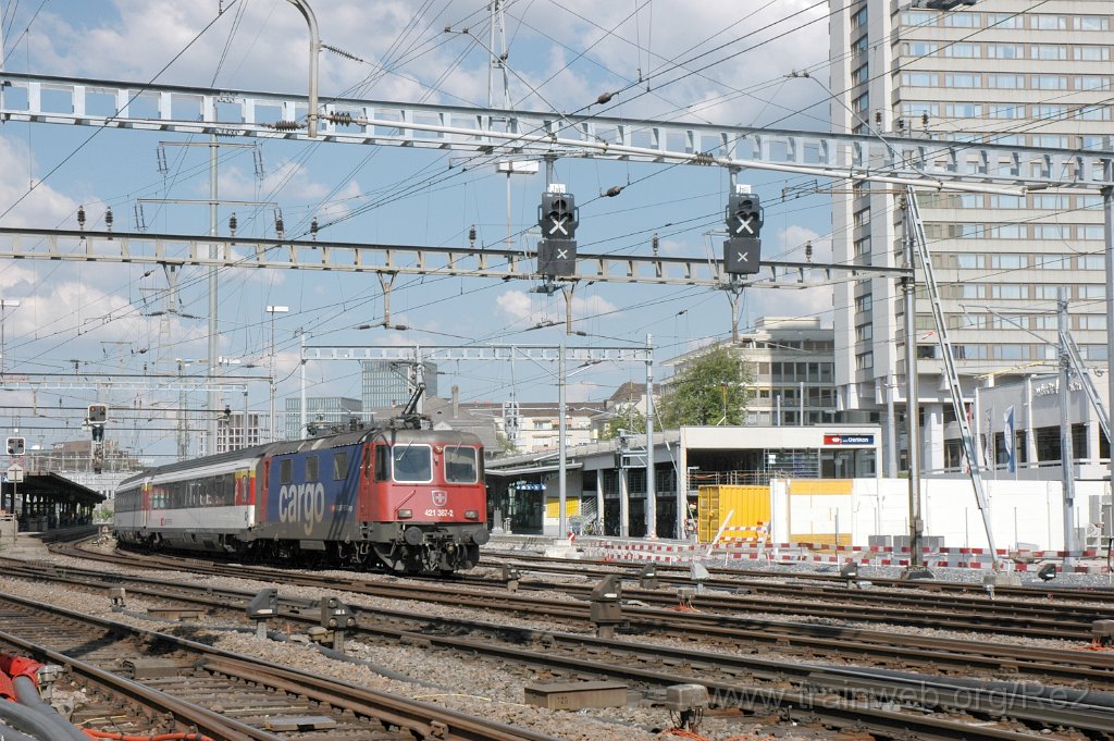 2115-0001-190511.jpg - SBBC Re 421.387-2 (Re 91 85 4 421 387-2 CH-SBBC) / Zürich-Oerlikon 19.5.2011