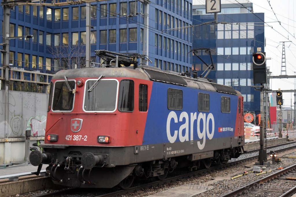 5215-0010-211118.jpg - SBBC Re 421.387-2 (Re 91 85 4 421 387-2 CH-SBBC) / Zürich-Altstetten 21.11.2018