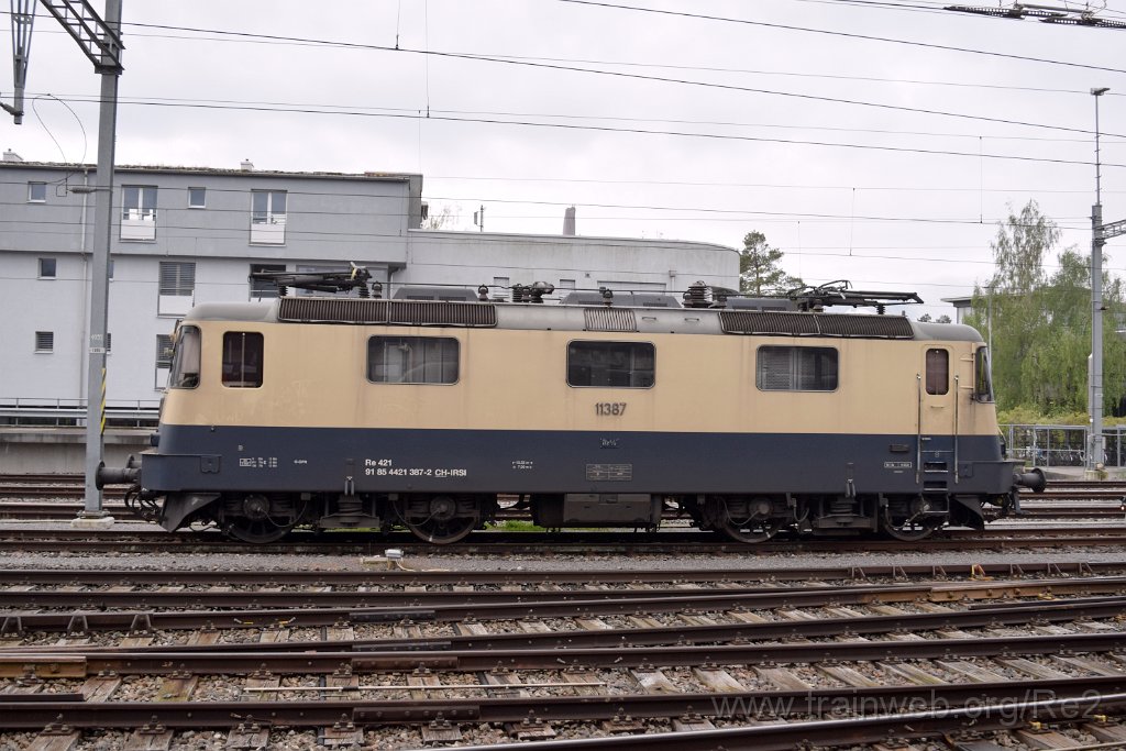 9055-0044-190424.jpg - IRSI Re 421.387-2 / Re 4/4'' 11387 (Re 91 85 4 421 387-2 CH-IRSI) / Rapperswil 19.4.2024
