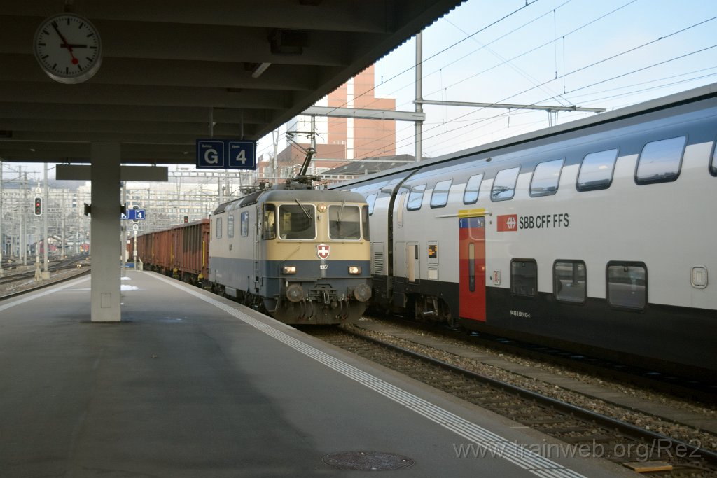 9528-0020-291224.jpg - IRSI Re 421.387-2 / Re 4/4'' 11387 (Re 91 85 4 421 387-2 CH-IRSI) / Winterthur 29.12.2024