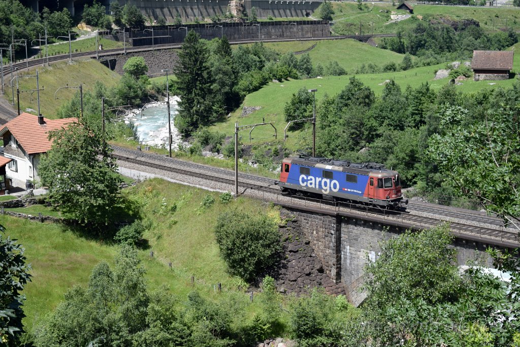3982-0010-070716.jpg - SBBC Re 421.388-0 (Re 91 85 4 421 388-0 CH-SBBC) / Wassen (Wattingerbrücke) 7.7.2016