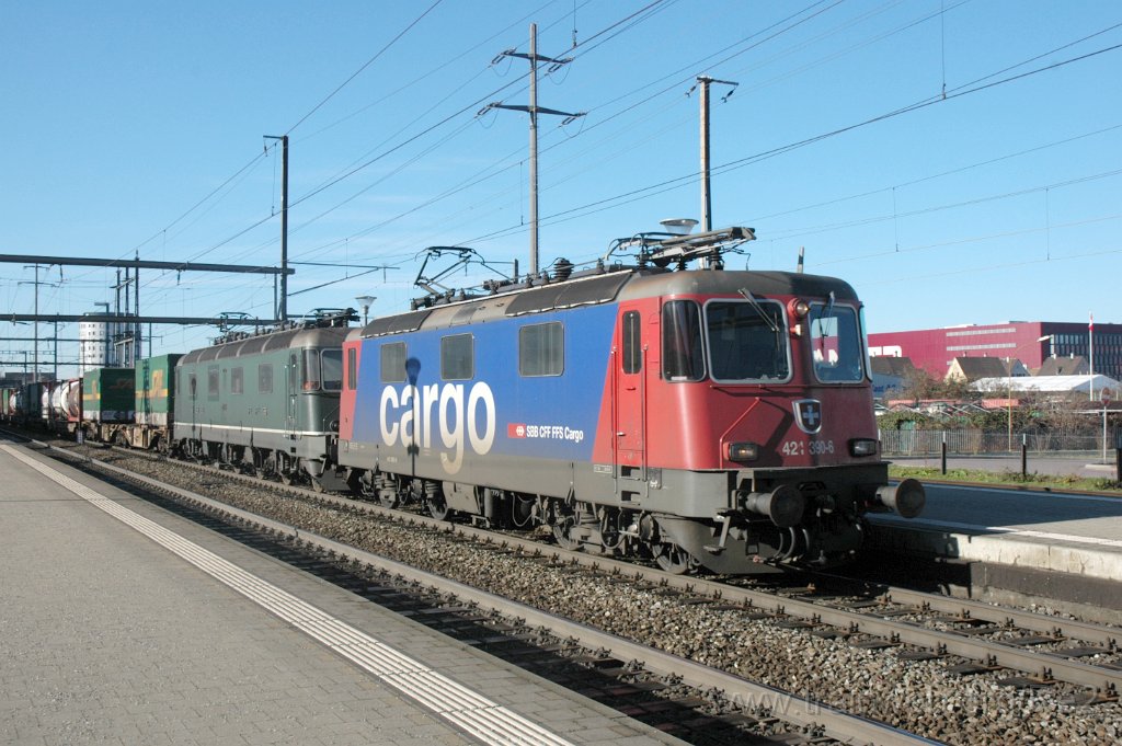 3465-0031-130115.jpg - SBBC Re 421.390-6 (Re 91 85 4 421 390-6 CH-SBBC) + SBB-CFF Re 6/6 11663 ''Eglisau'' / Pratteln 13.1.2015