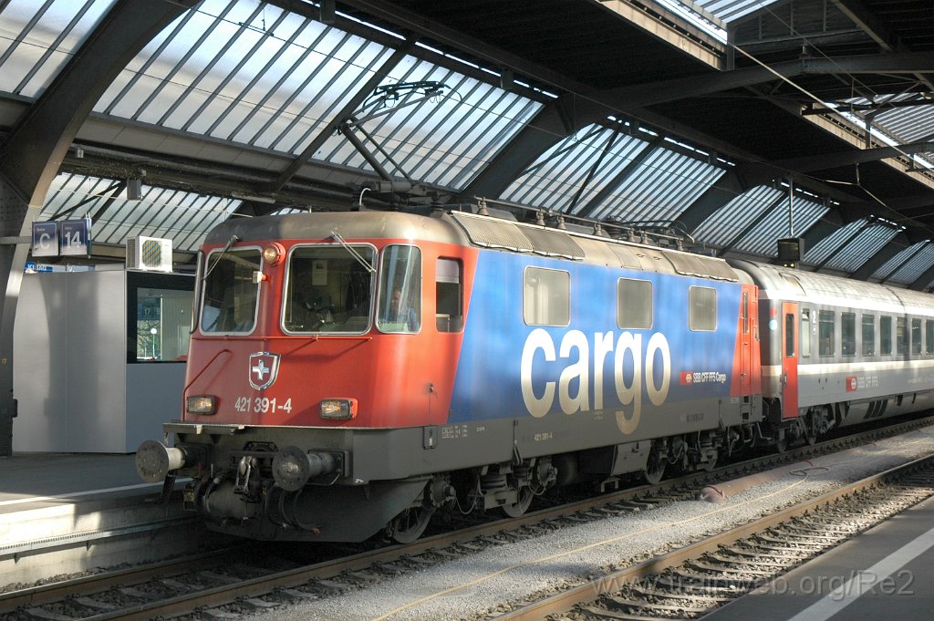 2063-0041-110211.jpg - SBBC Re 421.391-4 (Re 91 85 4 421 391-4 CH-SBBC) / Zürich HB 11.2.2011