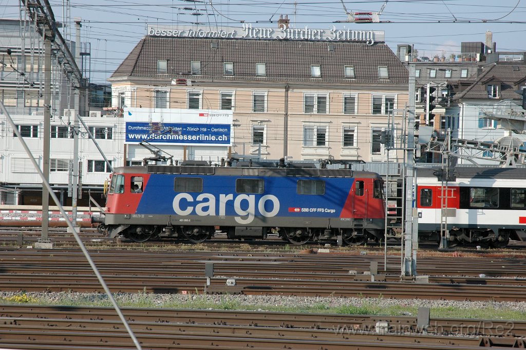 2104-0040-260411.jpg - SBBC Re 421.392-2 (Re 91 85 4 421 392-2 CH-SBBC) / Zürich HB 26.4.2011