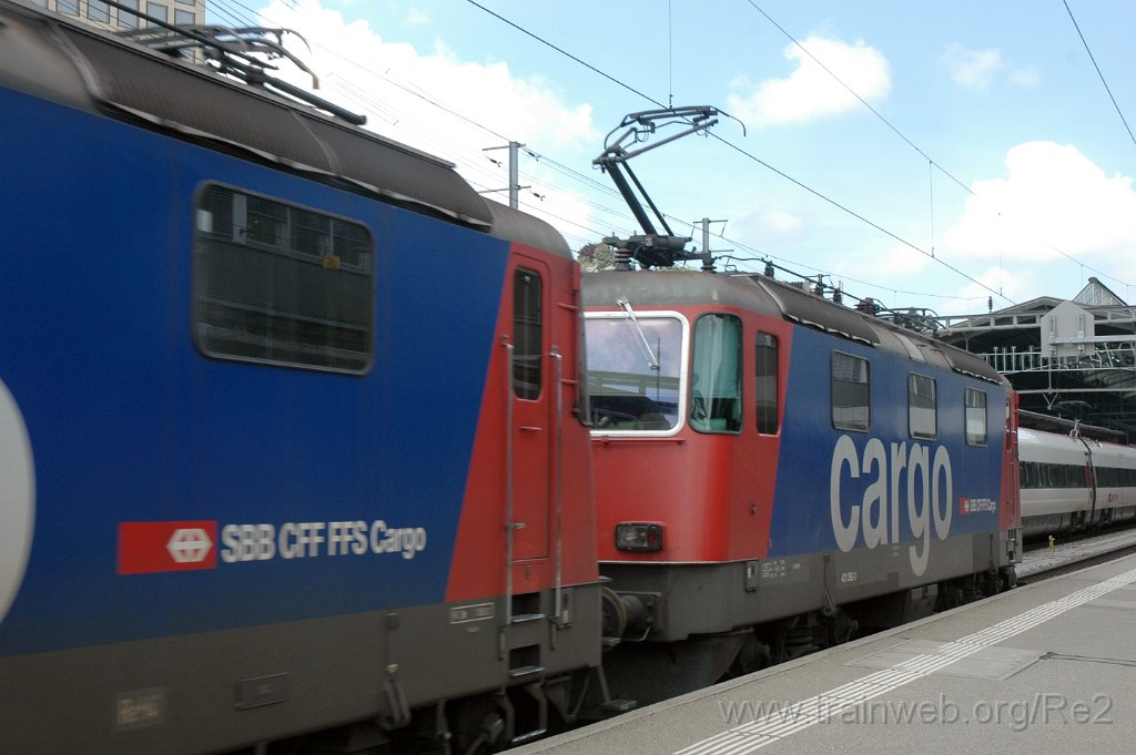 3557-0042-170515.jpg - SBBC Re 421.392-2 (Re 91 85 4 421 392-2 CH-SBBC) + SBBC Re 421.371-6 (Re 91 85 4 421 371-6 CH-SBBC) / St.Gallen HB 17.5.2015