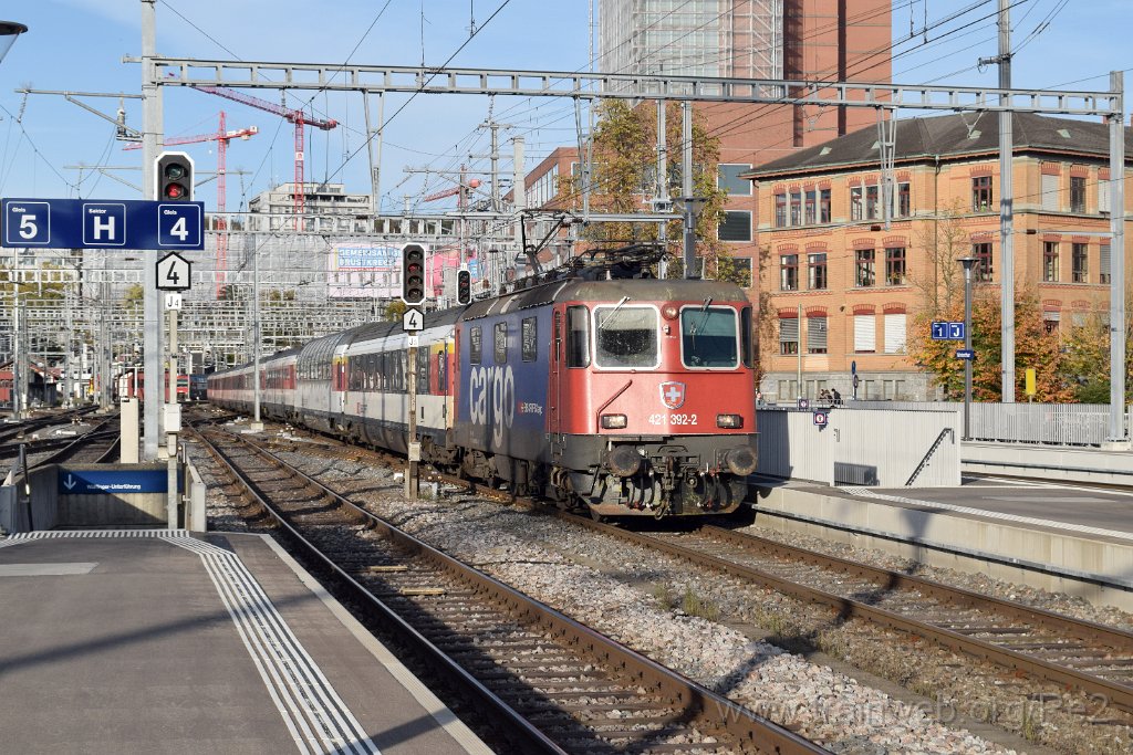 5781-0042-251019.jpg - SBBC Re 421.392-2 (Re 91 85 4 421 392-2 CH-SBBC) / Winterthur 25.10.2019