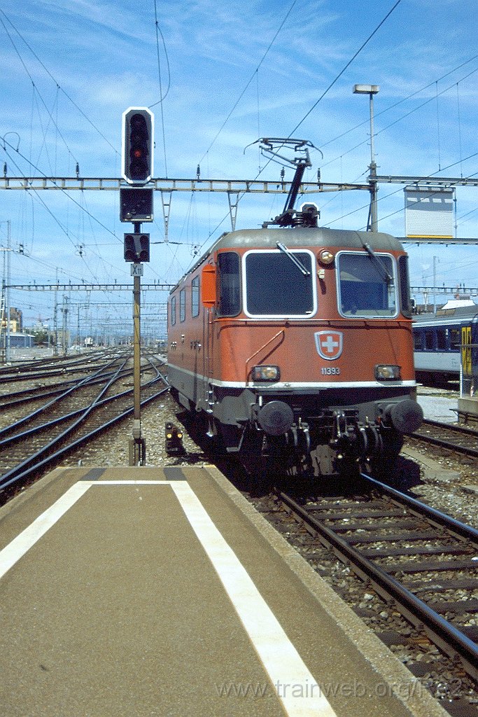 0891-0010.jpg - SBB-CFF Re 4/4'' 11393 / Zürich HB 20.6.2001
