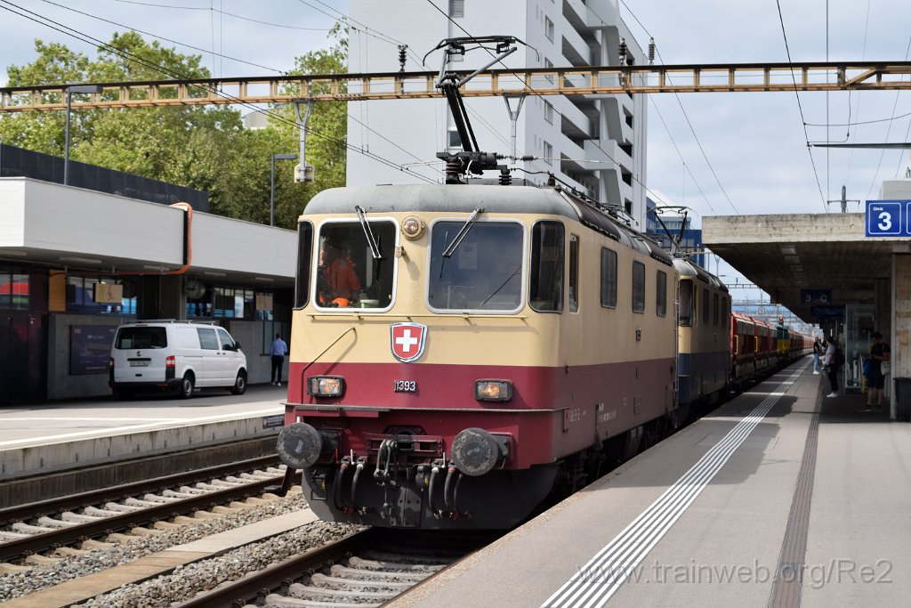 9328-0016-270824.jpg - IRSI Re 421.393-0 / Re 4/4'' 11393 (Re 91 85 4 421 393-0 CH-IRSI) + IRSI Re 421.387-2 / Re 4/4'' 11387 (Re 91 85 4 421 387-2 CH-IRSI) / Zürich-Altstetten 27.8.2024