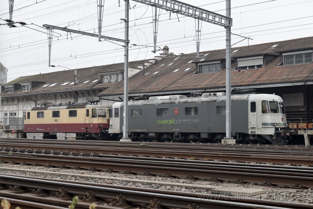 9541-0011-190125.jpg - IRSI Re 421.393-0 / Re 4/4'' 11393 (Re 91 85 4 421 393-0 CH-IRSI) + RADVE (CH) Re 620.003-4 ''Schweiz'' (Re 91 85 4 620 003-4 CH-RADVE) / Winterthur 19.1.2025