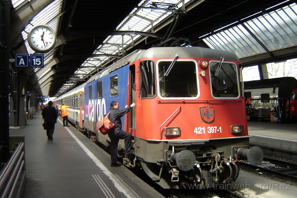 1029-0020-100405.jpg - SBBC Re 421.397-1 / Zürich HB 10.4.2005
