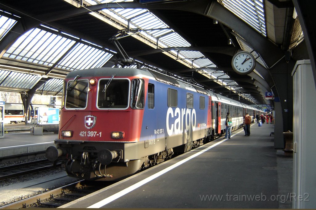 1274-0035-201206.jpg - SBBC Re 421.397-1 / Zürich HB 20.12.2006