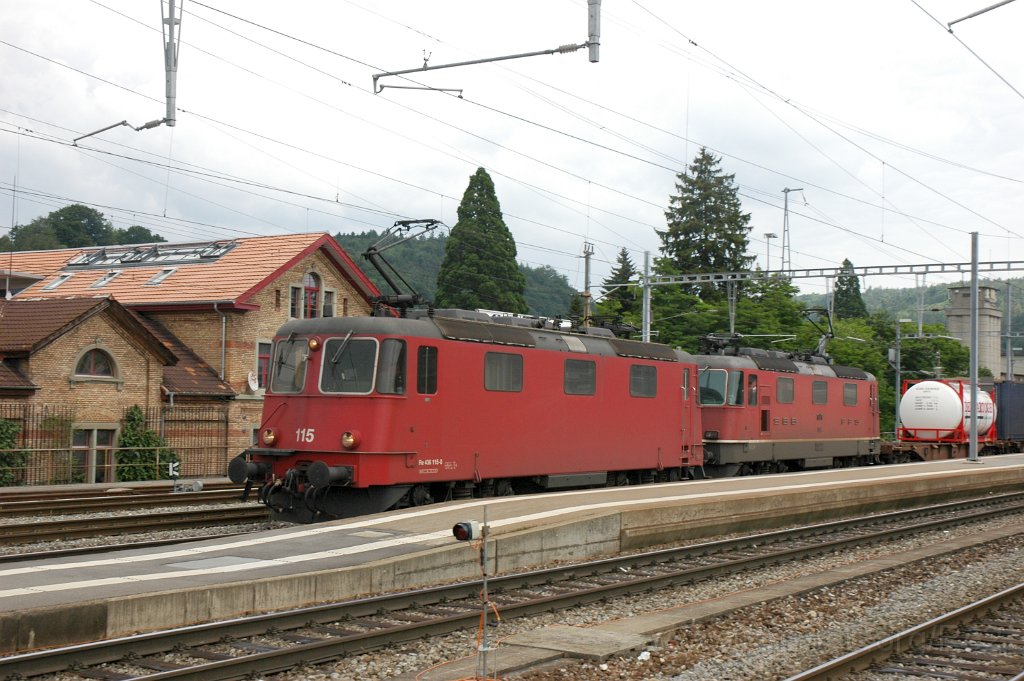 1905-0028-220610.jpg - Crossrail Re 436.115-0 + SBB-CFF Re 4/4''' 11370 / Burgdorf 22.6.2010