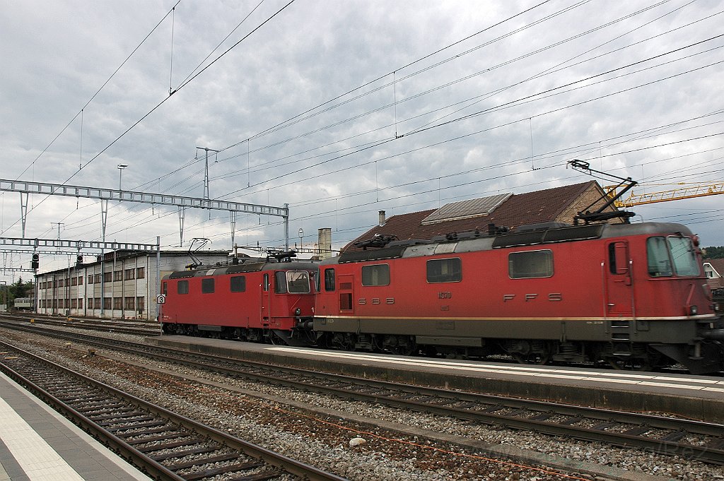 1905-0031-220610.jpg - Crossrail Re 436.115-0 + SBB-CFF Re 4/4''' 11370 / Burgdorf 22.6.2010