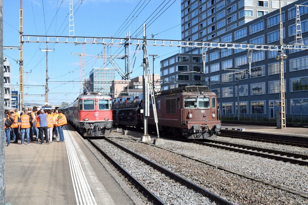 4531-0041-290617.jpg - BLS Re 4/4 181 (Re 425.181-5)  "Interlaken" + Re 4/4" 11131 (Re 420.131-5)  / Zürich-Altstetten 29.6.2017