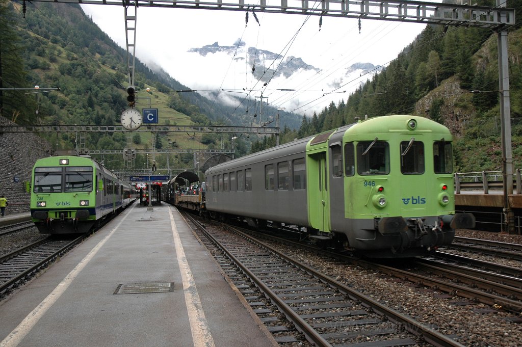 2947-0006-080913.jpg - BLS RBDe 565.738-2 "Kerzers / Ried" + BDt 946 / Goppenstein 8.9.2013