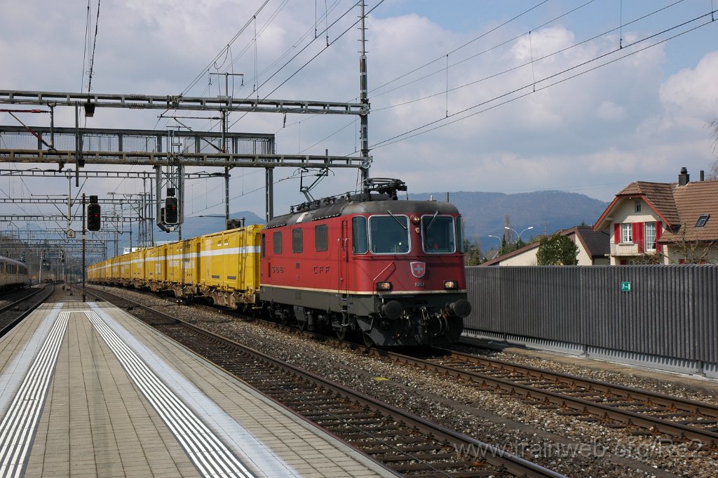 1848-0037-130410.jpg - SBB-CFF Re 4/4'' 11242 / Lenzburg 13.4.2010