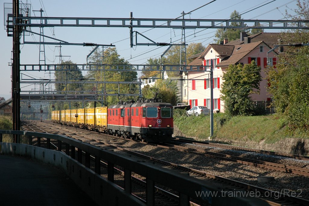 2219-0034-031011.jpg - SBB-CFF Re 4/4'' 11183 + SBB-CFF Re 4/4'' 11166 / Winterthur (Römerstrasse) 3.10.2011