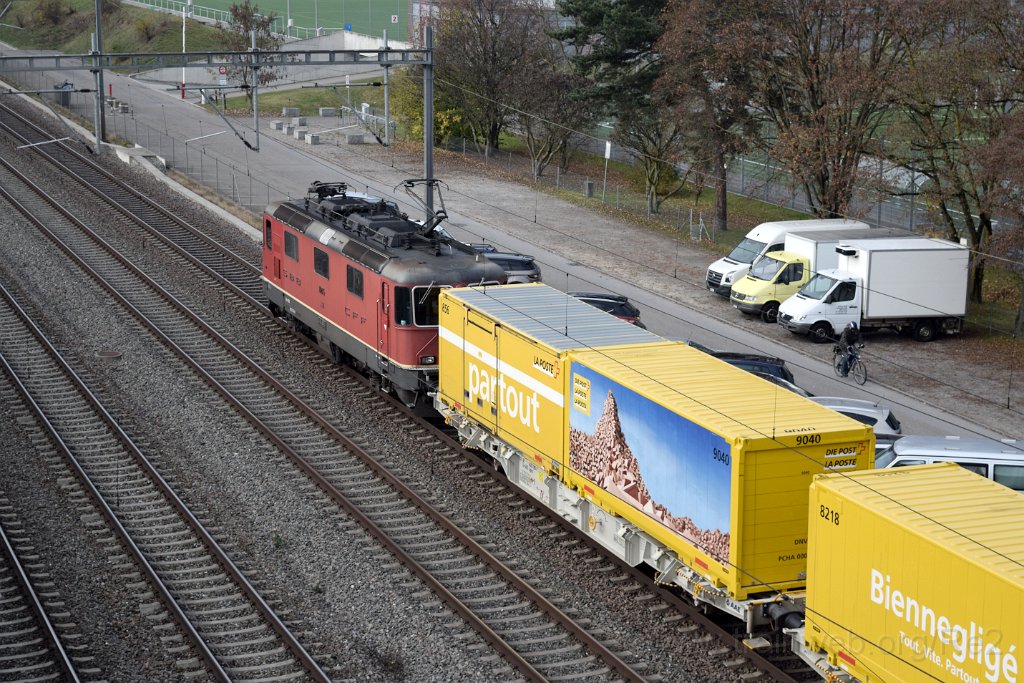 4268-0013-151116.jpg - Re 4/4" 11275 (Re 420.275-0) / Zürich-Mülligen (Hermetschloobrücke) 15.11.2016
