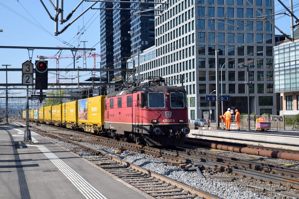 7173-0004-300920.jpg - SBBC Re 4/4'' 11327 (Re 420.327-9)  (Re 91 85 4 420 327-9 CH-SBBC) / Zürich-Altstetten 30.9.2020