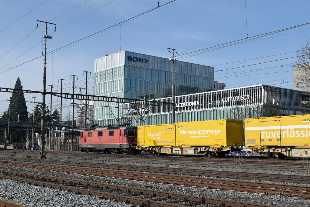 7283-0013-050221.jpg - SBBC Re 4/4'' 11295 (Re 420.295-8)  (Re 91 85 4 420 295-8 CH-SBBC) / Schlieren (Grabenstrasse) 5.2.2021