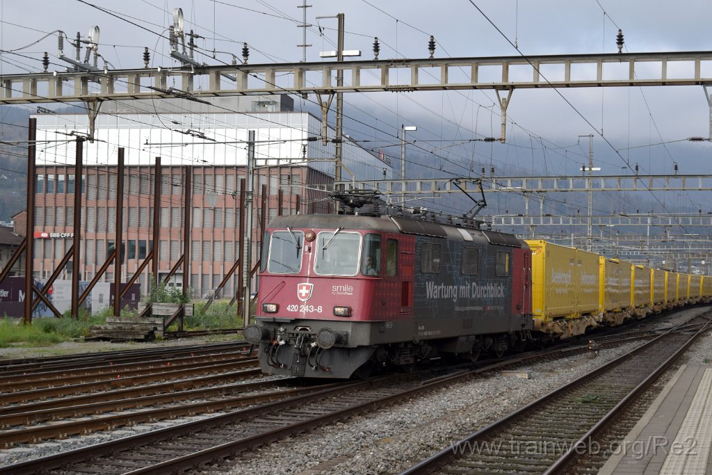 9470-0022-111124.jpg - SBBC Re 420.243-8 ''Wartung mit Durchblick'' (Re 91 85 4 420 243-8 CH-SBBC) / Olten 11.11.2024
