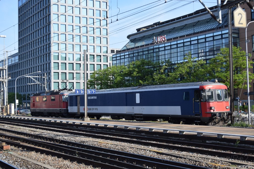 3910-0002-180516.jpg - St 901 + Re 4/4" 11128 (Re 420.128-1)  / Zürich-Altstetten 18.5.2016