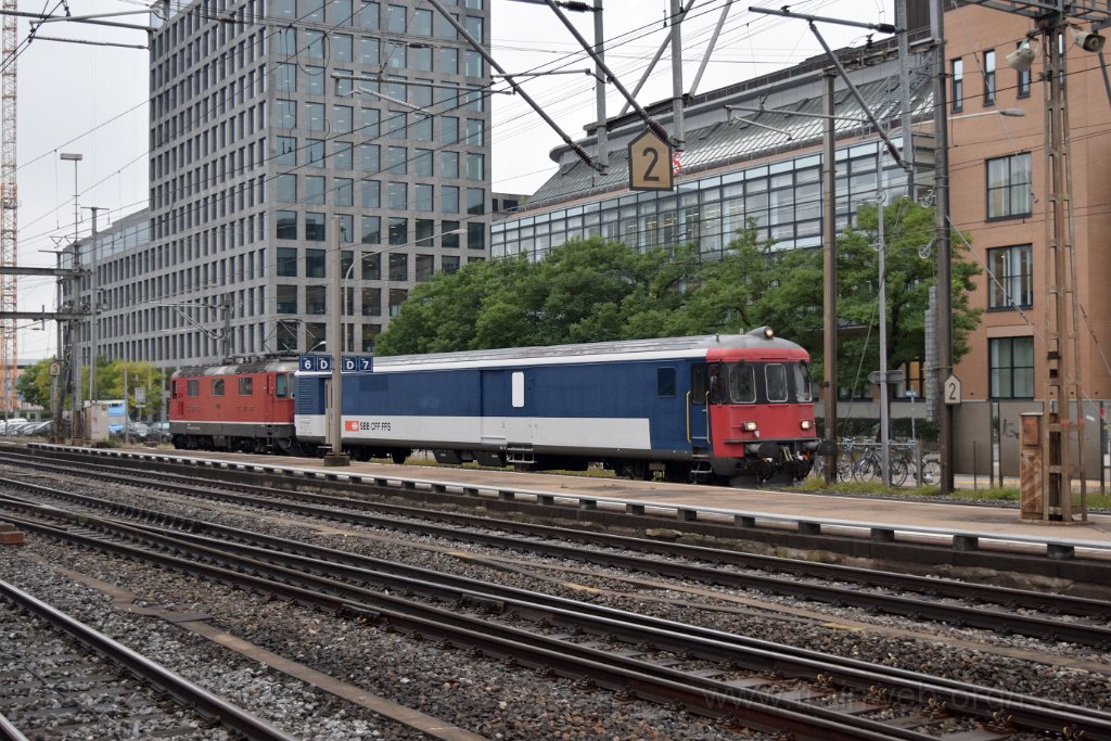 4148-0009-190916.jpg - St 900 + Re 4/4" 11129 (Re 420.129-9)  / Zürich-Altstetten 19.9.2016