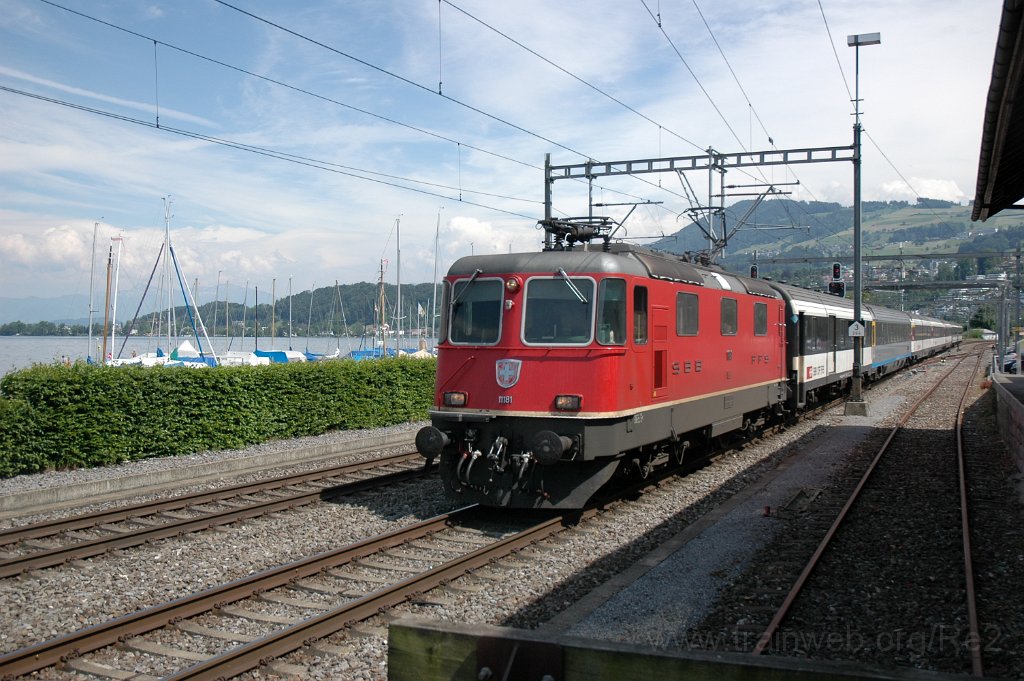 2415-0007-270512.jpg - Re 4/4" 11181 / Richterswil 27.5.2012