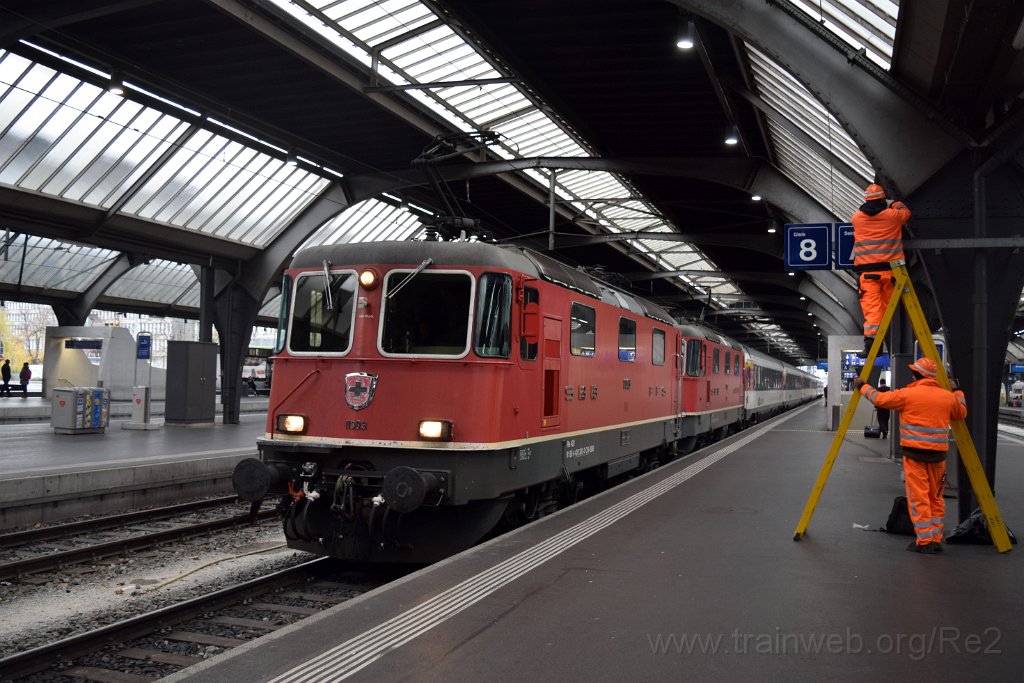 4770-0026-081117.jpg - Re 4/4" 11303 (Re 420.303-0) + Re 4/4" 11301 (Re 420.301-4) / Zürich HB 8.11.2017