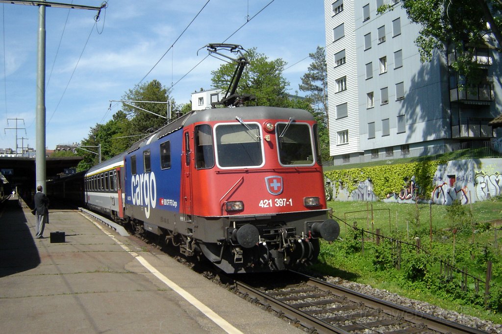 1048-0026-200505.jpg - Re 421.397-1 / Zürich-Wipkingen 20.5.2005