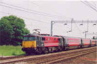 87013.jpg (144477 bytes)