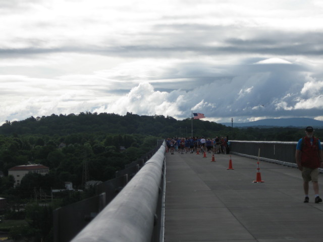 runners on bridge 2050