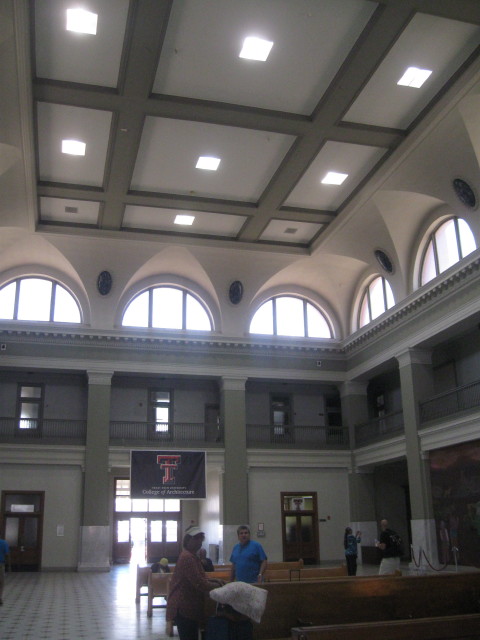 6869 El Paso station
        wall color 