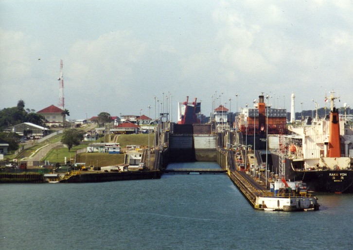 Panama Canal - Gatun Locks