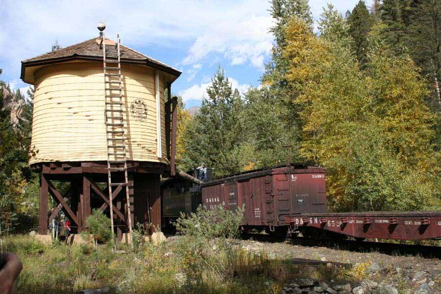 Durango & Silverton - Water Tank & Box Car #3749