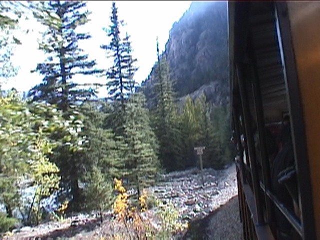 Mountain View Crest Sign / MP 485.70