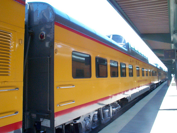 UP Vista Dome - Missouri River Eagle #7011 (UPP)