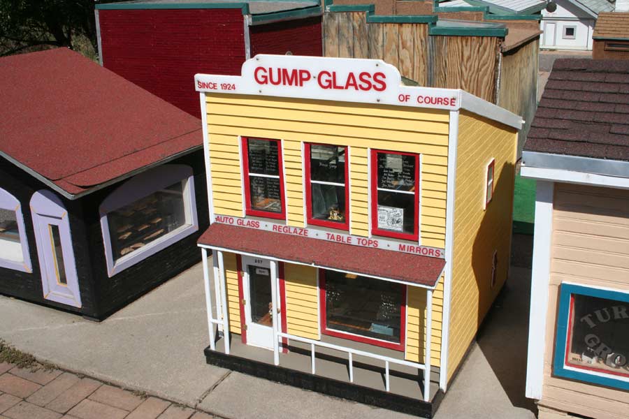 Gump Glass
