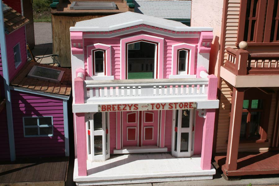 Breezys "Tiny" Toy Store